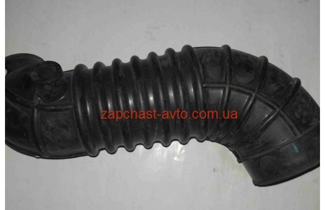 Патрубок воздушного фильтра Geely Emgrand EC-7 OE 1064000034