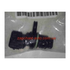 Датчик положения коленвала Tucson, Sportage, Cerato, Matrix, Ceed 2.0 бенз OEM 39180-23910, 39180-23500