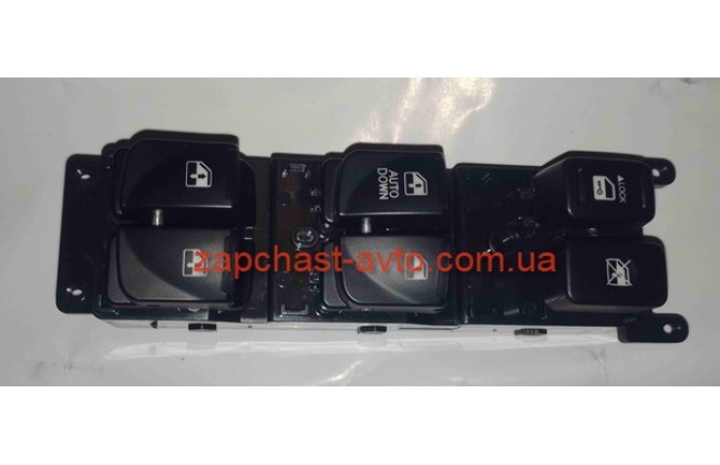 Блок управления стеклподъемника передний левый Accent 06-10 OEM 93570-1E110